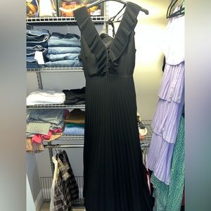 Lulus maxi dress, low back with tie detail